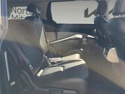 Used 2023 Kia Carnival EX FWD image 27