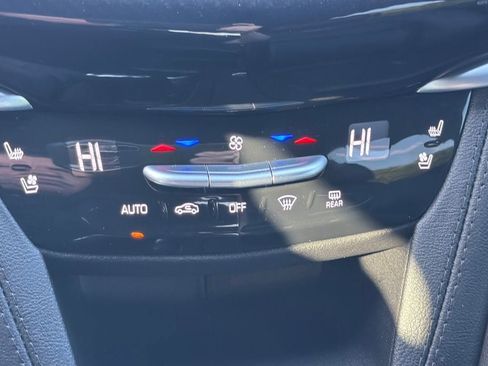 Certified 2024 Cadillac XT6 Sport w/ Technology Package AWD/4WD image 9