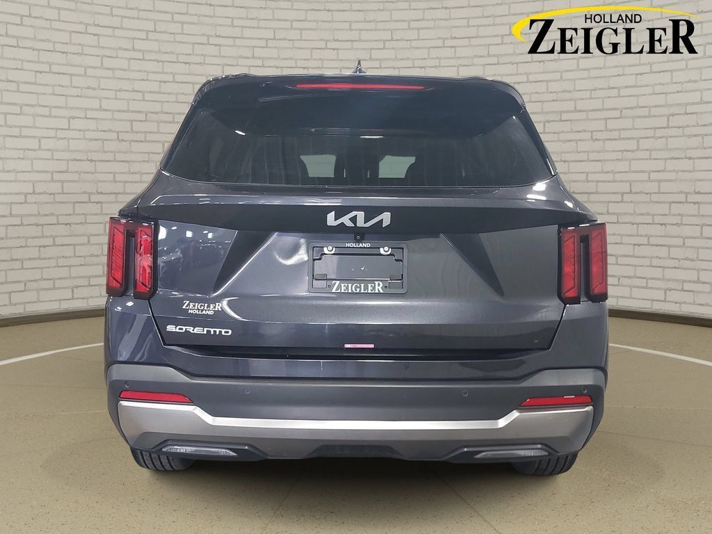 Used 2025 Kia Sorento S w/ Panoramic Sunroof Package FWD image 6