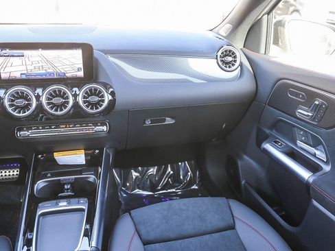 Used 2024 Mercedes-Benz GLA 35 AMG 4MATIC image 18