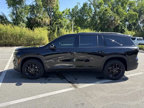 Used 2026 Chevrolet Traverse LT w/ Midnight/Sport Edition FWD image 6
