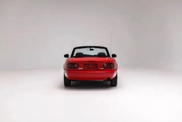 Used 1990 MAZDA MX-5 Miata RWD image 4