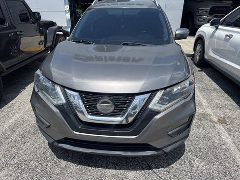 Used 2018 Nissan Rogue SV w/ Premium Package AWD/4WD image 2