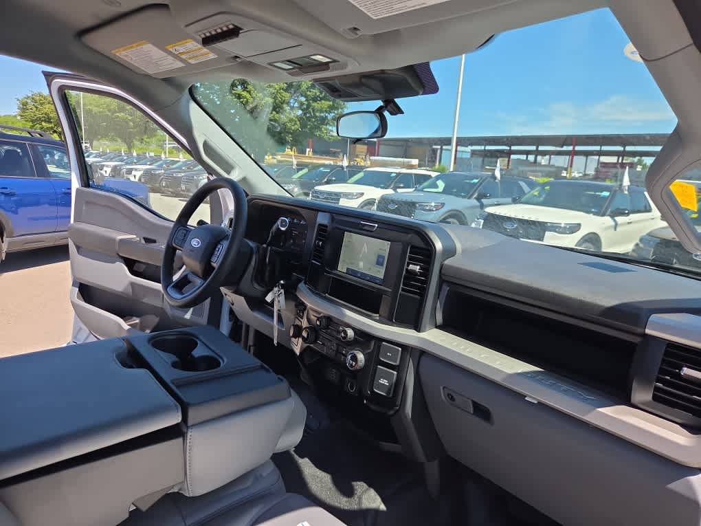 New 2025 Ford F350 XL w/ XL Chrome Package RWD image 25