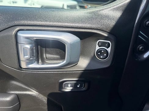 Used 2025 Jeep Wrangler Unlimited Sport AWD/4WD image 20
