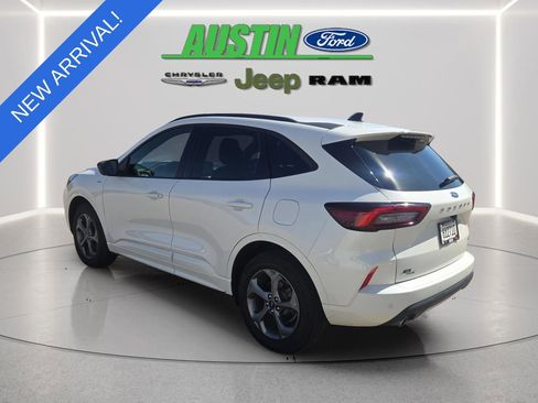 Used 2023 Ford Escape ST-Line w/ Tech Pack #1 AWD/4WD image 3