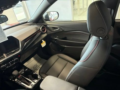 New 2026 Chevrolet Trax RS w/ Sunroof Package FWD image 22