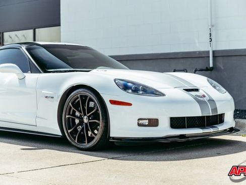 Used 2013 Chevrolet Corvette Z06 w/ 3LZ Preferred Equipment Group RWD image 58