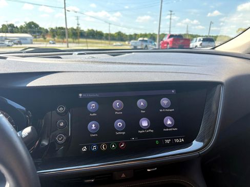 Used 2021 Buick Envision Essence w/ Technology Package I image 18