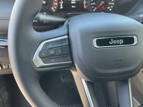 New 2026 Jeep Compass Latitude image 23
