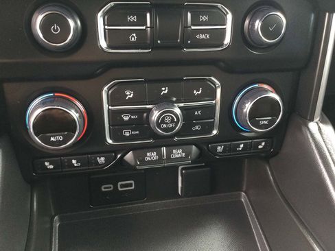 Used 2024 Chevrolet Suburban Premier w/ Premium Package image 22