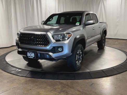 Used 2018 Toyota Tacoma TRD Off-Road image 4