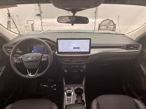 New 2026 Ford Escape SE image 2