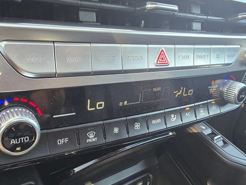 Used 2025 Kia Telluride S FWD image 36