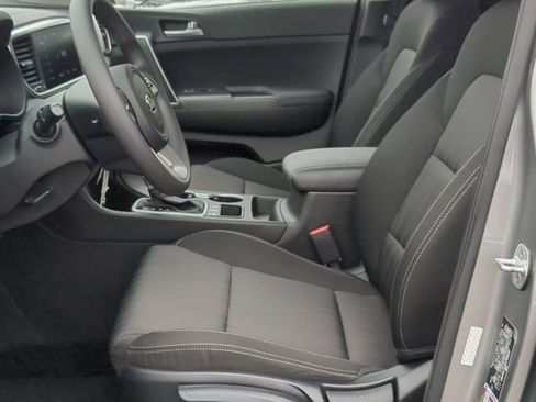 Used 2022 Kia Sportage LX image 18