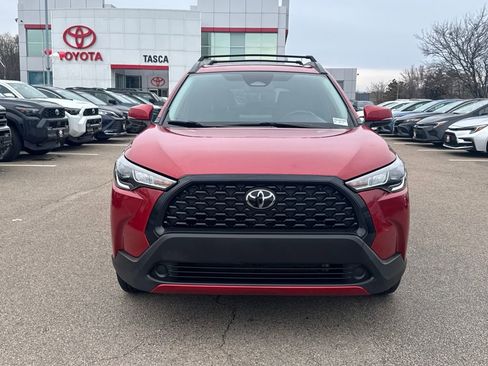 Used 2023 Toyota Corolla Cross LE w/ Moonroof Package image 2