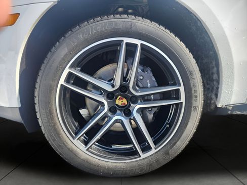 Used 2021 Porsche Macan image 19