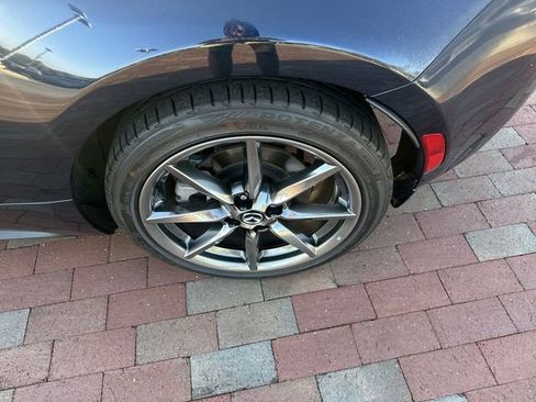 Used 2021 MAZDA MX-5 Miata RF Grand Touring image 6