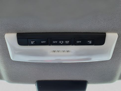 Used 2021 Nissan Kicks S FWD image 13