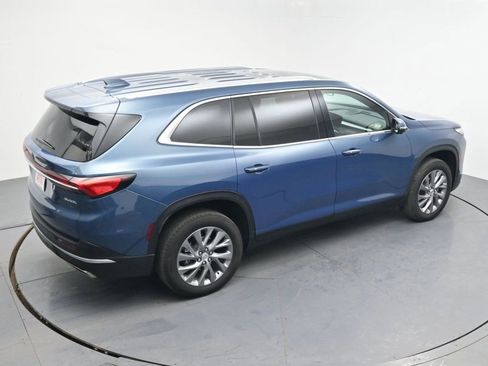 Used 2025 Buick Enclave Preferred image 5
