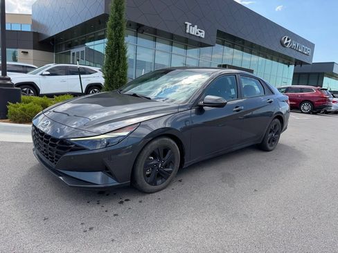 Used 2021 Hyundai Elantra SEL FWD image 1