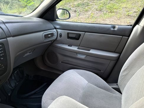 Used 2004 Ford Taurus SES FWD image 13