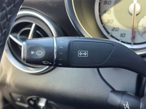 Used 2015 Mercedes-Benz SLK 250 image 23