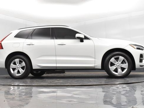 Used 2022 Volvo XC60 B5 Momentum AWD/4WD image 22