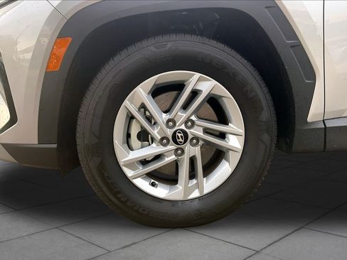Used 2025 Hyundai Tucson SE FWD image 10