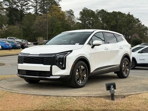 Used 2026 Kia Sportage LX image 3