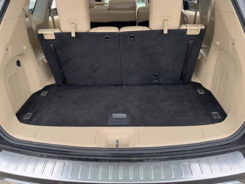 Used 2017 Nissan Pathfinder Platinum w/ Family Entertainment Package image 27