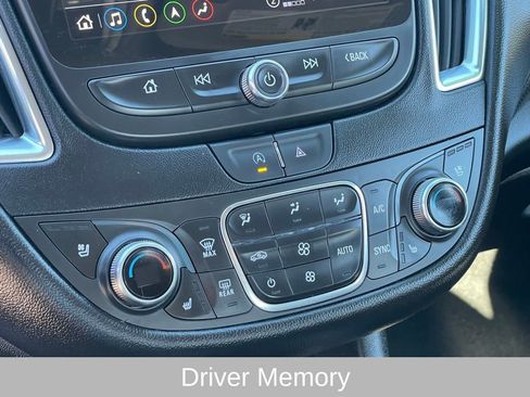 Used 2024 Chevrolet Malibu LT FWD image 18