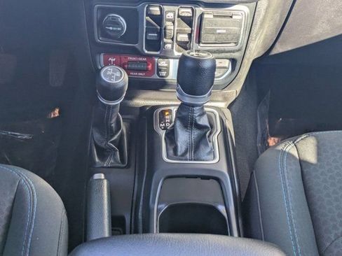 Used 2024 Jeep Wrangler Unlimited Rubicon 4xe image 17