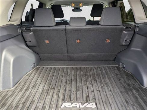 Certified 2020 Toyota RAV4 LE image 6
