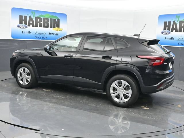 Used 2024 Chevrolet Trax LS FWD image 3