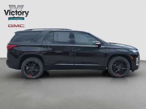 Used 2023 Chevrolet Traverse Premier w/ Redline Edition FWD image 18