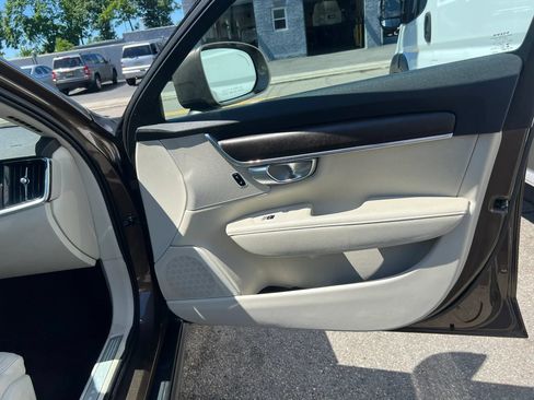 Used 2018 Volvo V90 T5 Cross Country w/ Convenience Package AWD/4WD image 30
