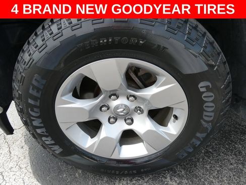 Used 2020 RAM 1500 Big Horn AWD/4WD image 4