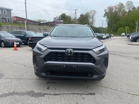 Used 2025 Toyota RAV4 XLE AWD/4WD image 2
