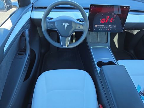 Used 2023 Tesla Model Y Long Range image 12