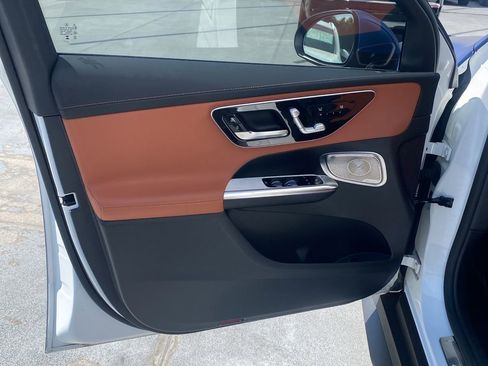 Certified 2025 Mercedes-Benz GLC 43 AMG 4MATIC image 9