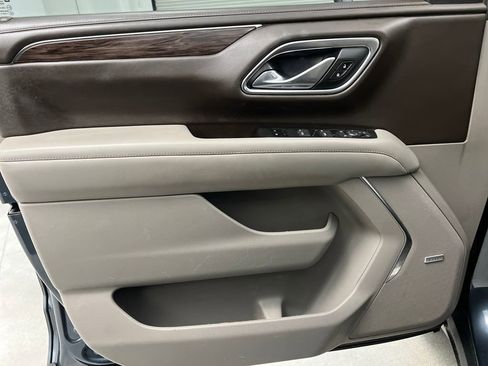 Used 2021 Chevrolet Suburban Z71 w/ Z71 Off-Road Package image 11