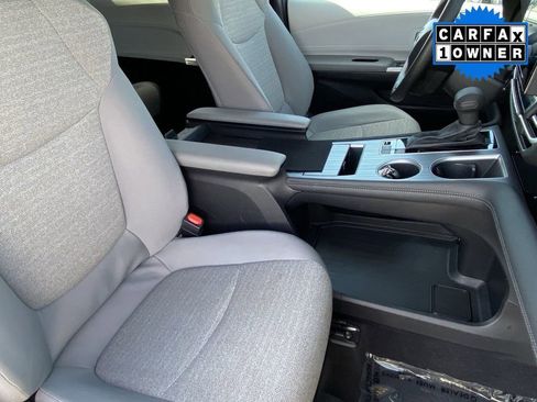 Certified 2025 Toyota Sienna LE image 15