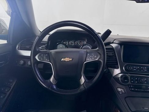 Used 2019 Chevrolet Suburban Premier AWD/4WD image 26