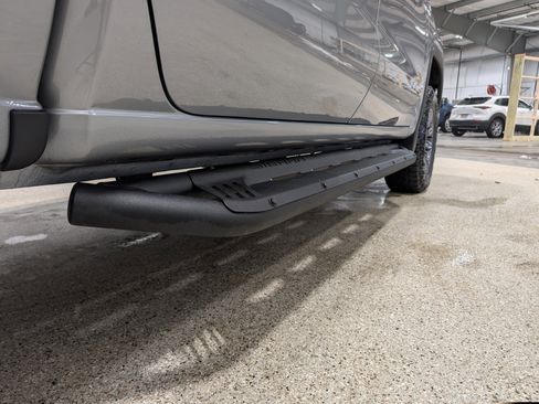 Used 2024 GMC Sierra 1500 AT4 w/ AT4 Preferred Package AWD/4WD image 10