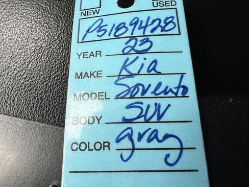 Used 2023 Kia Sorento EX image 31