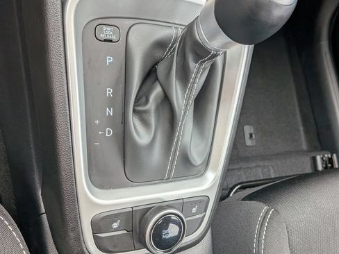 Used 2026 Hyundai Venue SEL FWD image 16