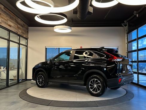 Used 2022 Mitsubishi Eclipse Cross ES image 5