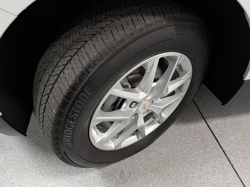 Certified 2024 Chevrolet Equinox LT image 7