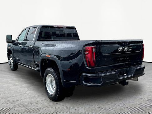 New 2026 GMC Sierra 3500 Denali Ultimate w/ LPO, Black Badging Package AWD/4WD image 4